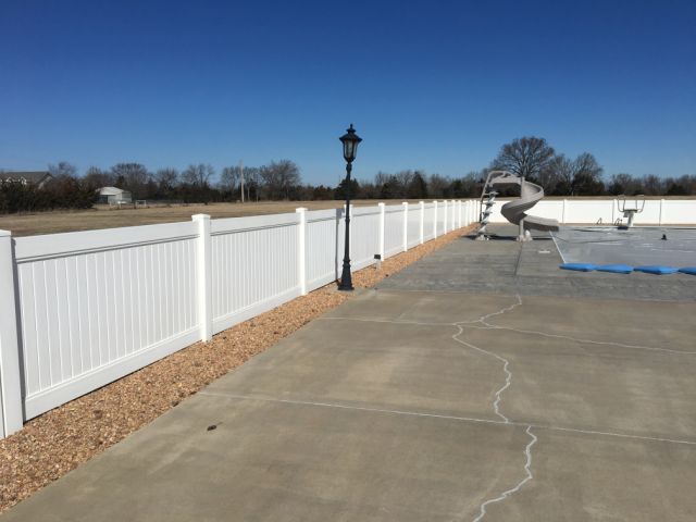 installation vinyl fence installation